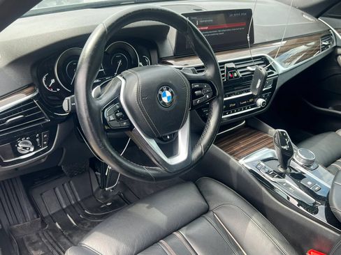 Used 2019 BMW 530e xDrive w/ Convenience Package AWD/4WD image 14
