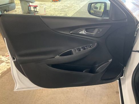 Used 2025 Chevrolet Malibu LT FWD image 15