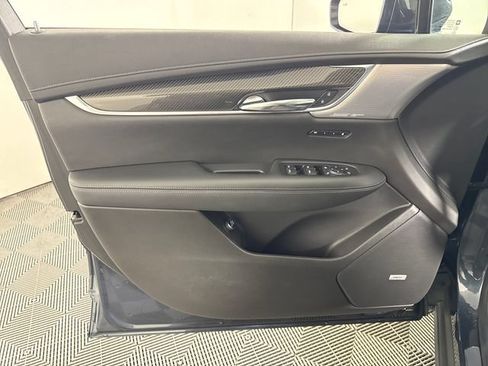 Used 2020 Cadillac XT6 Sport AWD/4WD image 29