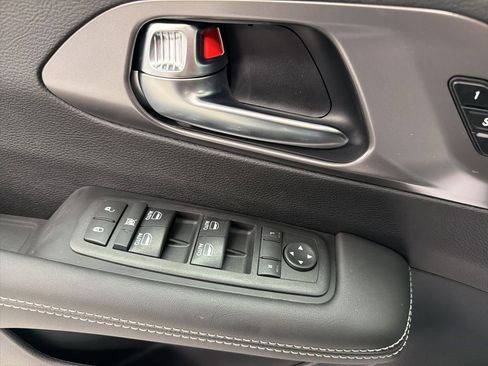 New 2026 Chrysler Pacifica Select image 18