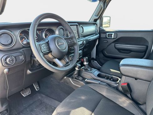 Certified 2023 Jeep Gladiator Sport image 32