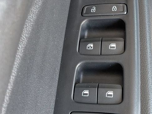 Used 2025 Hyundai Venue SEL FWD image 15