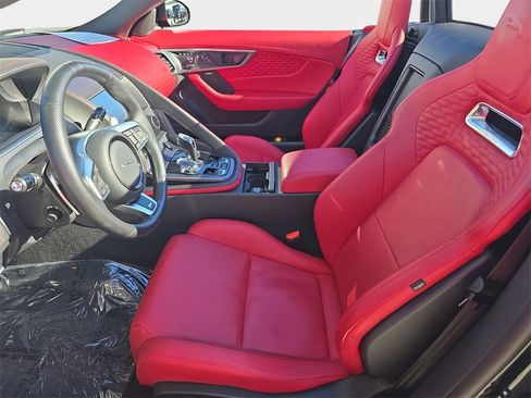 Certified 2022 Jaguar F-TYPE R image 12