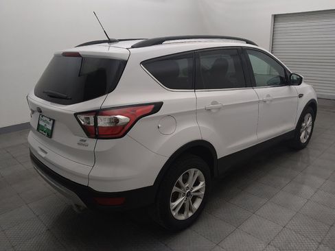 Used 2018 Ford Escape SE FWD image 9