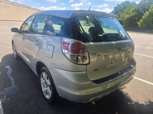 Used 2007 Toyota Matrix XR FWD image 3
