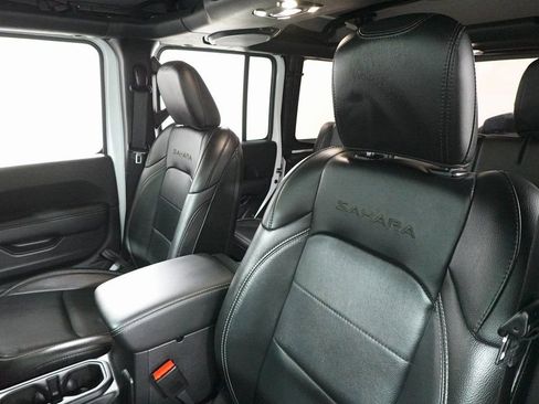 Used 2023 Jeep Wrangler Unlimited Sahara image 12