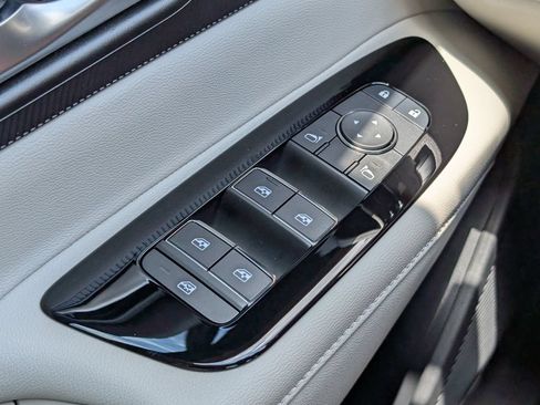 Used 2025 Nissan Murano SV FWD image 21