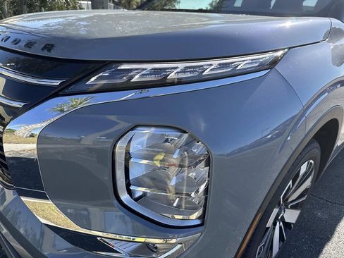 New 2025 Mitsubishi Outlander SEL image 9