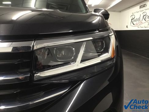 Used 2021 Volkswagen Atlas Cross Sport SE image 19