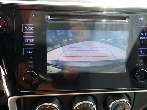 Used 2017 Toyota Corolla L FWD image 36