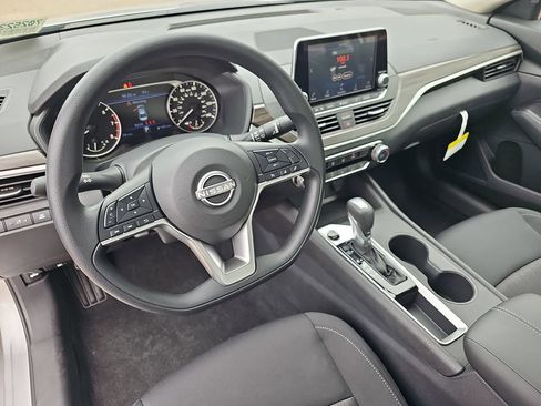 New 2026 Nissan Altima 2.5 SV FWD image 13