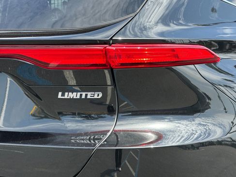 Used 2023 Toyota Venza AWD/4WD image 25