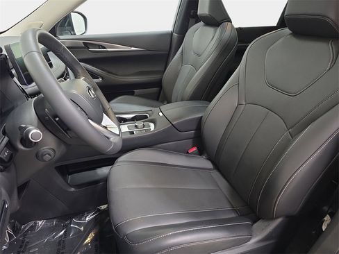 Certified 2026 INFINITI QX60 Luxe w/ Cargo Package image 12