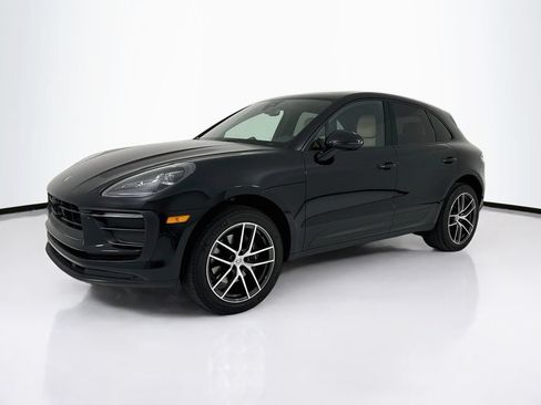 Certified 2025 Porsche Macan AWD/4WD image 1