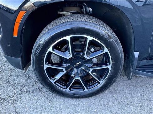 Used 2025 Chevrolet Suburban RST w/ RST Capability Package AWD/4WD image 35