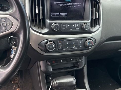 Used 2018 Chevrolet Colorado LT AWD/4WD image 17