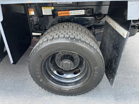 Used 2019 Ford F550 4x4 Regular Cab Super Duty w/ XLT Value Package image 12