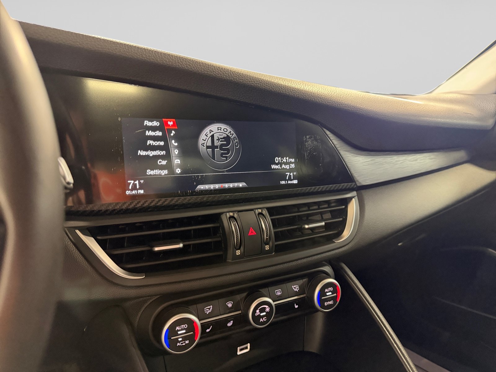 Used 2018 Alfa Romeo Giulia AWD image 28