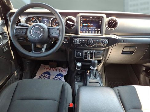 Used 2023 Jeep Gladiator Sport AWD/4WD image 19