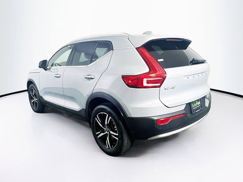 Used 2025 Volvo XC40 B5 Core AWD/4WD image 5