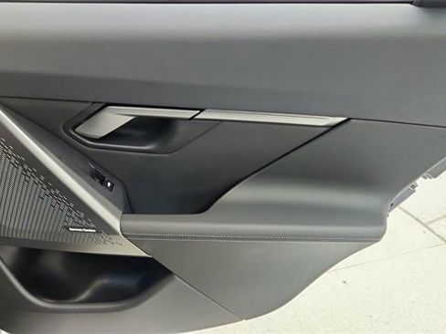 Used 2025 BMW i5 eDrive40i w/ M Sport Package image 28