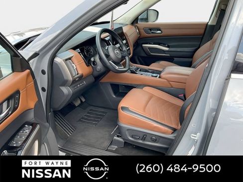 Certified 2023 Nissan Pathfinder Platinum AWD/4WD image 12