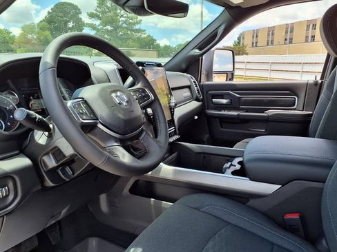 New 2026 RAM 2500 Big Horn AWD/4WD image 13