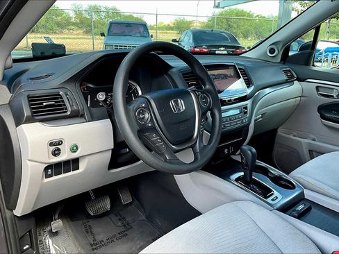 Used 2018 Honda Pilot EX image 18