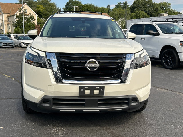 Certified 2023 Nissan Pathfinder SV w/ SV Premium Package AWD/4WD image 7