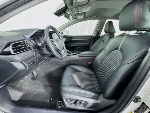 Used 2023 Toyota Camry SE image 15