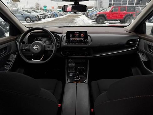 Used 2023 Nissan Rogue S image 18