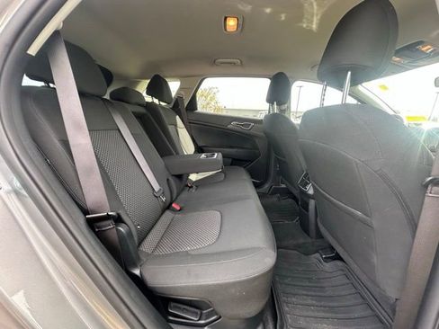 Used 2023 Kia Sportage LX AWD/4WD image 30