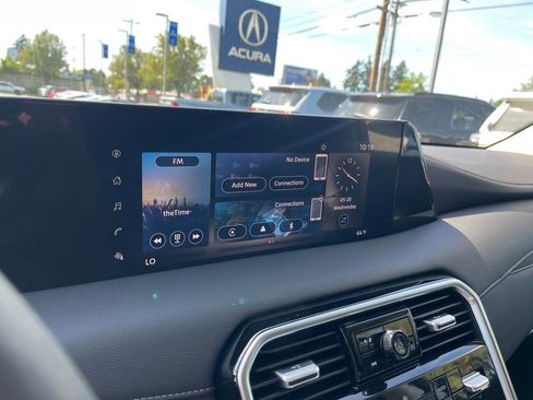 Used 2025 Nissan Armada SV AWD/4WD image 19