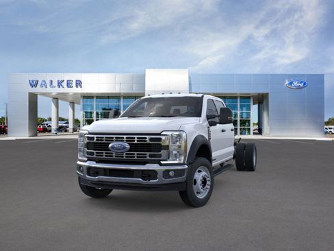 New 2026 Ford F450 XL w/ XL Chrome Package RWD image 2