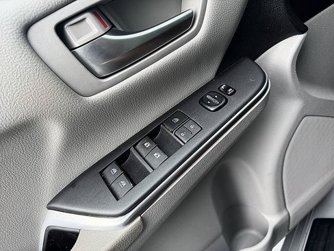 Used 2015 Toyota Camry SE FWD image 10