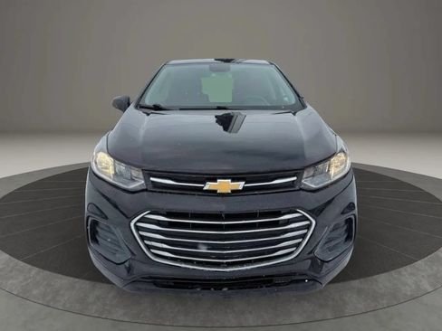 Used 2020 Chevrolet Trax LS w/ Tint and Cruise Package AWD/4WD image 2