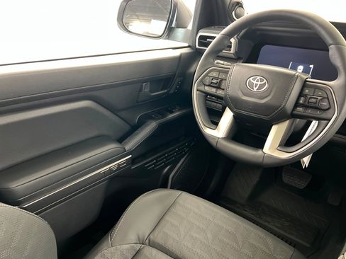 New 2026 Toyota 4Runner TRD Off-Road Premium AWD/4WD image 11