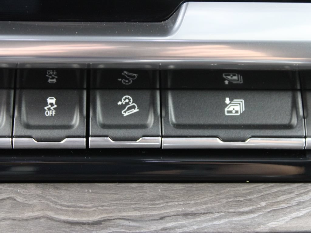 Used 2023 Chevrolet Silverado 1500 LTZ AWD/4WD image 65