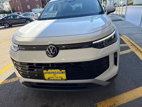 New 2026 Volkswagen Tiguan SE AWD/4WD image 25