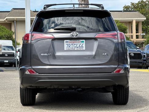 Used 2016 Toyota RAV4 LE FWD image 10