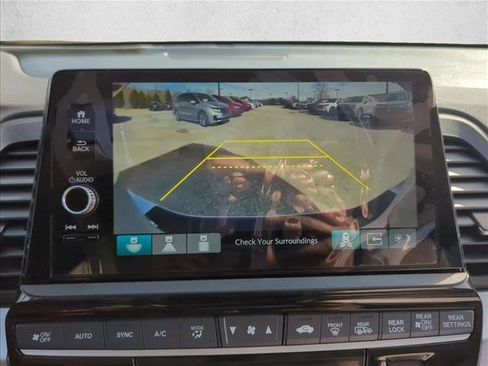 New 2026 Honda Odyssey Touring image 13