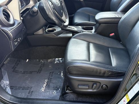 Used 2013 Toyota RAV4 Limited AWD/4WD image 18