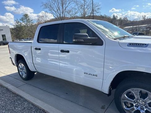 New 2026 RAM 1500 4x4 Crew Cab image 3