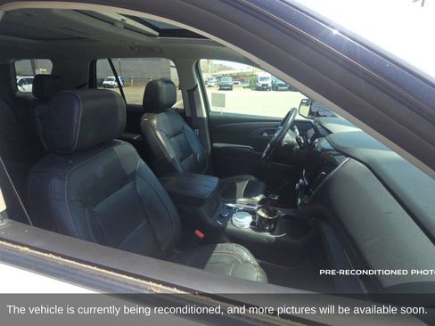 Used 2020 Chevrolet Traverse Premier w/ Redline Edition FWD image 13