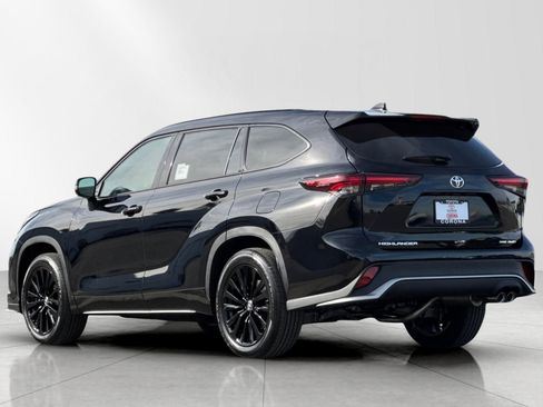 New 2026 Toyota Highlander XSE image 5