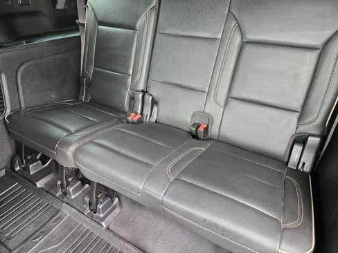 Used 2022 GMC Yukon XL SLT w/ SLT Premium Package AWD/4WD image 12
