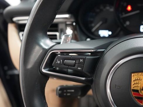 Used 2022 Porsche Macan image 21