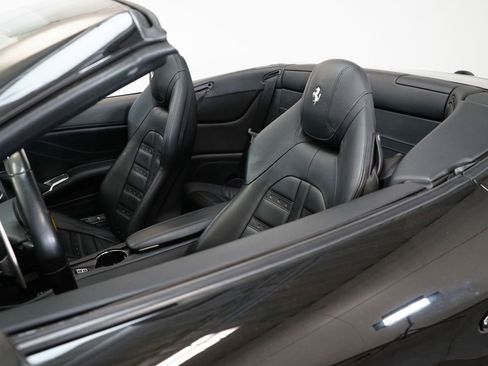 Used 2016 Ferrari California T image 25