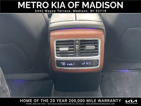Used 2020 Kia K900 Luxury w/ VIP Package AWD/4WD image 28