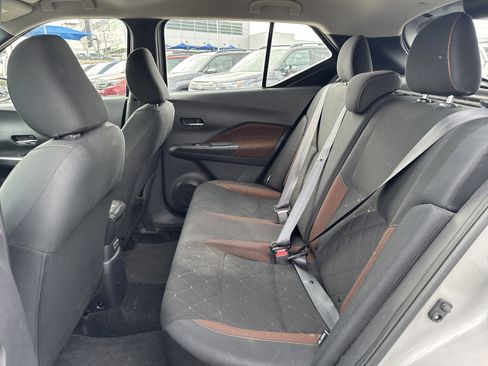 Used 2020 Nissan Kicks SR image 25